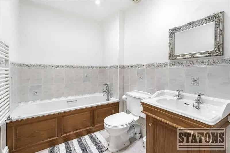 4 Bed Flat for Sale in Historic Country Manor
