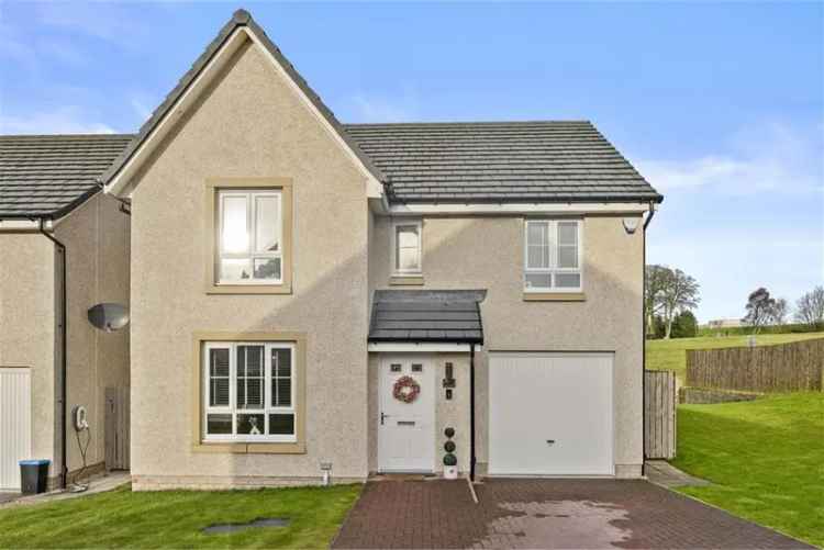 4 Bed House - Detached with 1 Reception Room