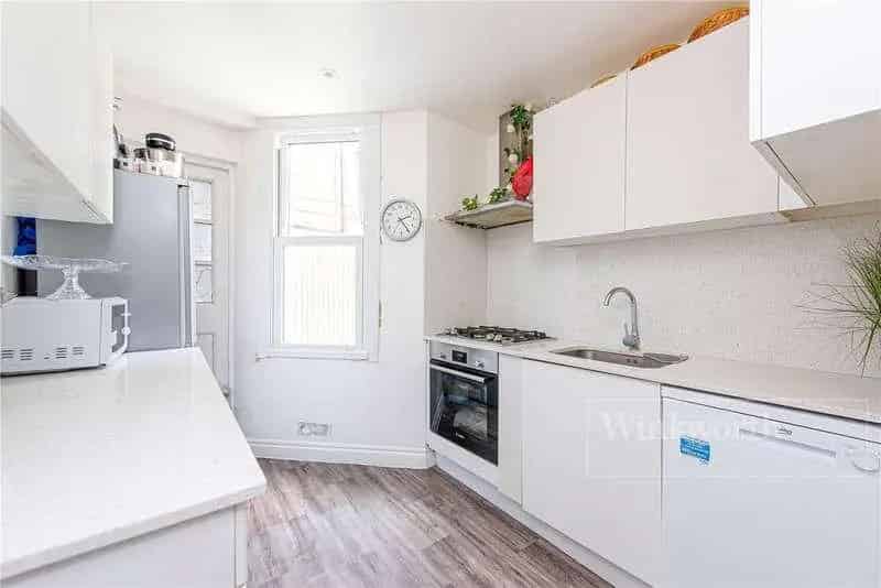 2 Bed Ground Floor Flat for Sale - Period Conversion