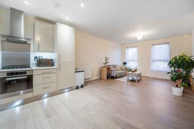 Two Bedroom Apartment Boulters Meadow No Onward Chain