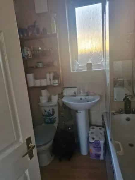 2 Bed House Sheffield - Newly Tiled Kitchen & Large Garden
