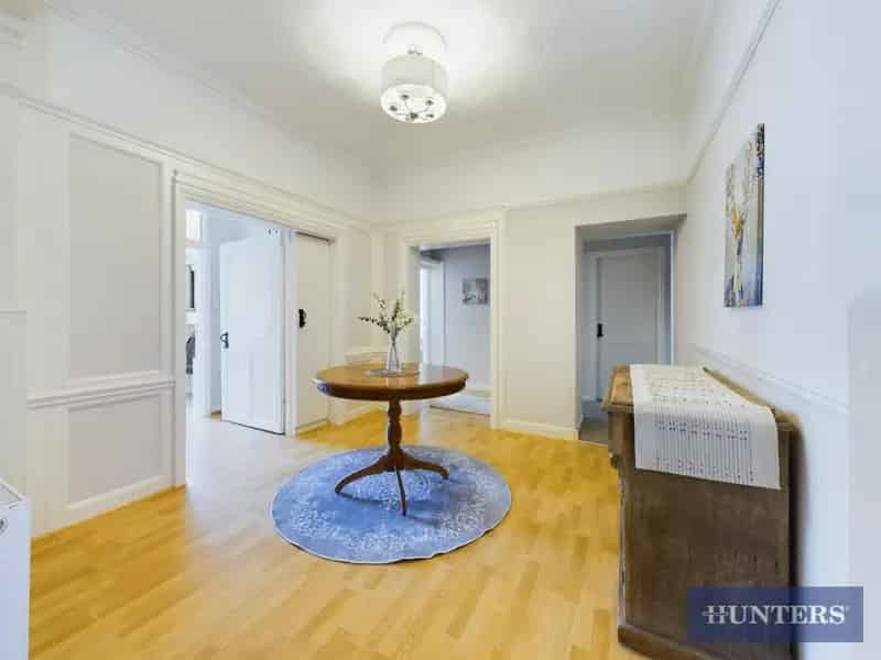 3 Bedroom Flat For Sale in Weaponness Scarborough