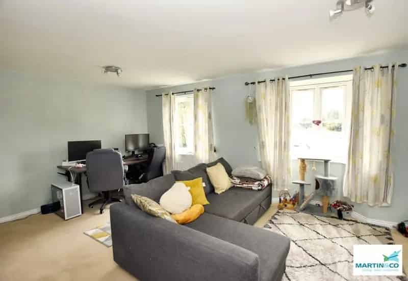 2 bedroom Flat
 For Sale