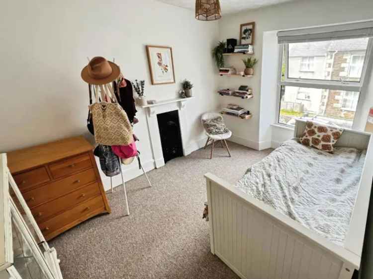3 Bed Mid Terrace House for Sale Near Victoria Park