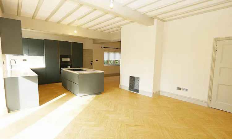 6 Bedroom Detached House to Rent
