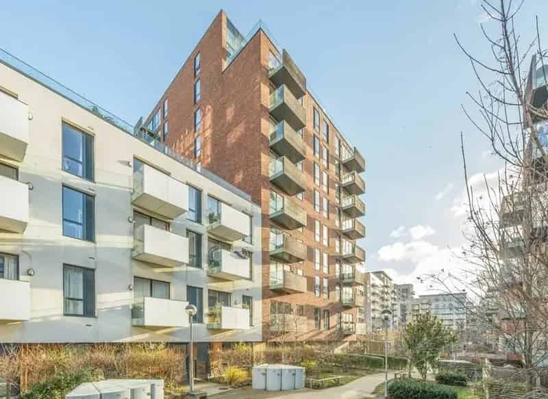 3 Bed 2 Bath House Near Devons Road DLR Station