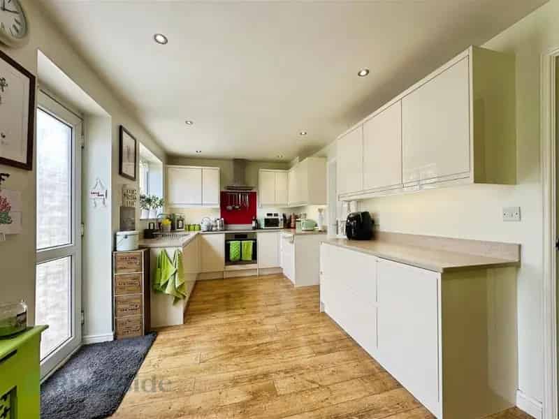 4 Bed Detached House for Sale