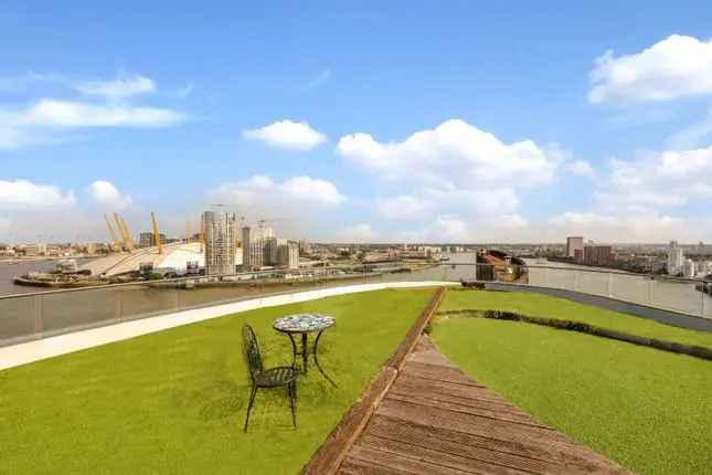 Flat for sale in New Providence Wharf, 1 Fairmont Avenue E14