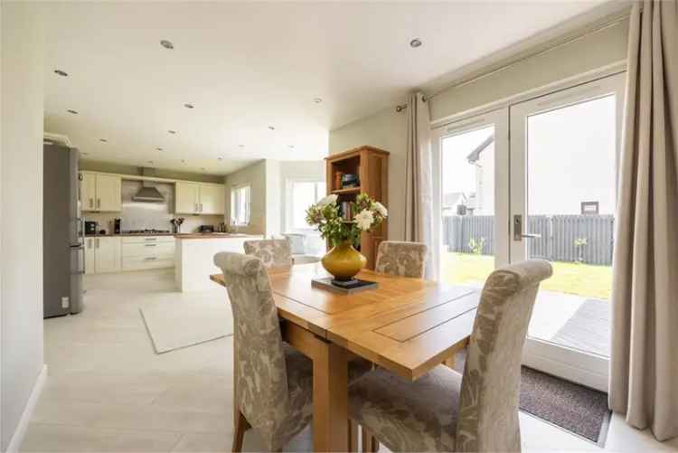 5 Bed Detached House Kirkliston - Family Home