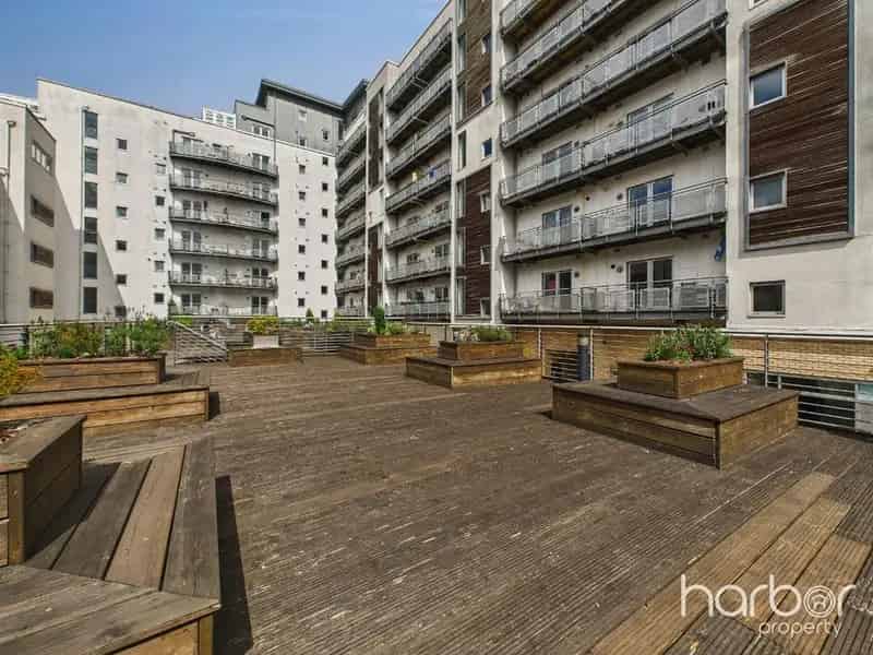 2 Bedroom Flat for Sale in Scotland