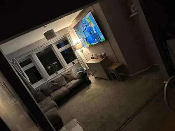 3 Bedroom House with Large Gardens and Potential 4th Bedroom