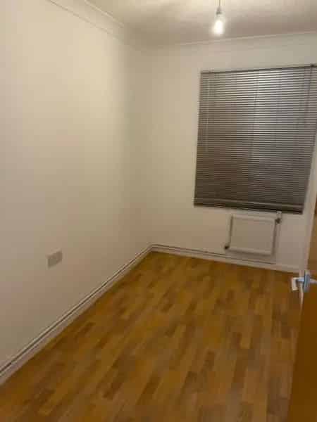 Home2 Lovely 2 Bedroom Bungalow New Kitchen Bathroom Big Garden