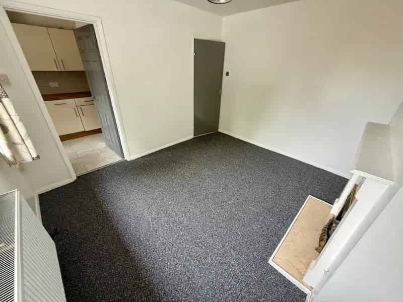 Two Bedroom Maisonette Near Leagrave Train Station Luton