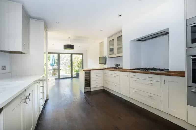 5 Bedroom Semi-Detached House for Sale in Wimbledon