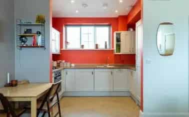 Town Centre Apartment  Double Bedrooms Allocated Parking