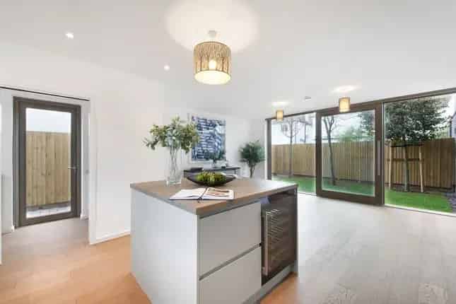 Luxury 4-Bedroom House in East Sheen SW14