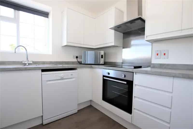 5 Bedroom House to Rent Near University