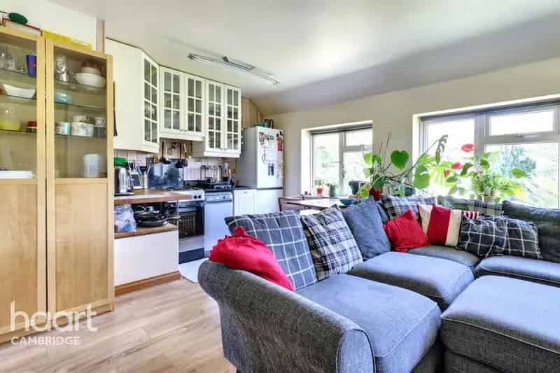 1 bedroom maisonette for sale