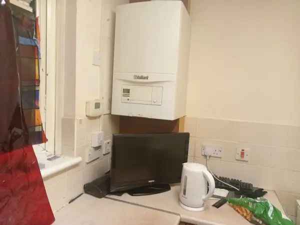 Flat For Rent in Sheffield, England