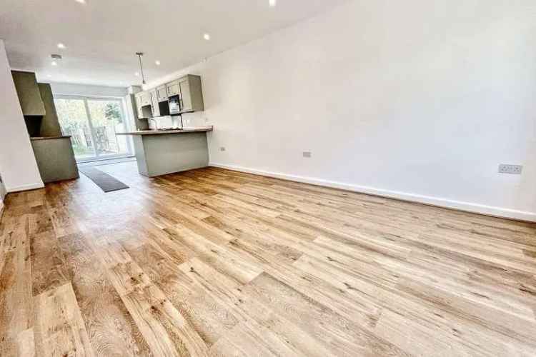 4 Bed House for Sale Near Clifftop
