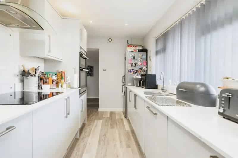 3-Bed Family Home with Large Garden and Garage
