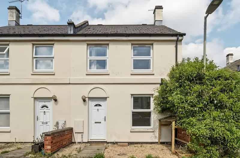 2 Bedroom Semi-Detached House For Sale