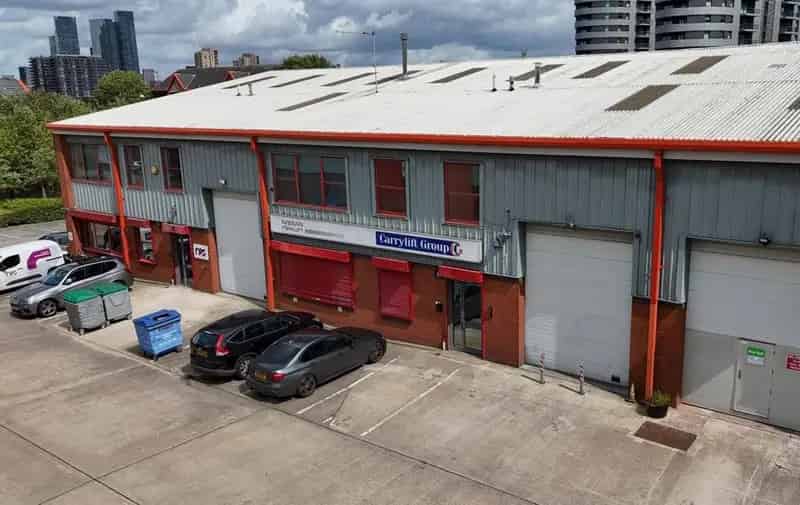 Warehouse Industrial Unit For Sale or Rent Salford Quays