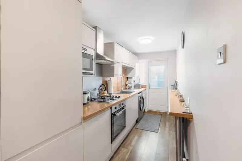 1 Bed Flat for Sale Alwoodley - Extended Garden Flat