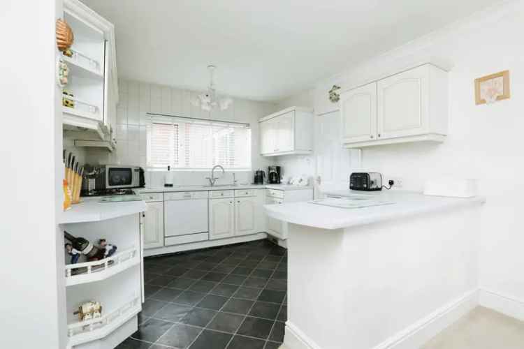 Three Bedroom Detached House Worksop Near Bassetlaw Hospital