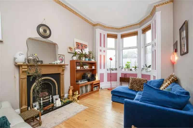 2 Bed Flat Shandon Edinburgh Original Features Garden