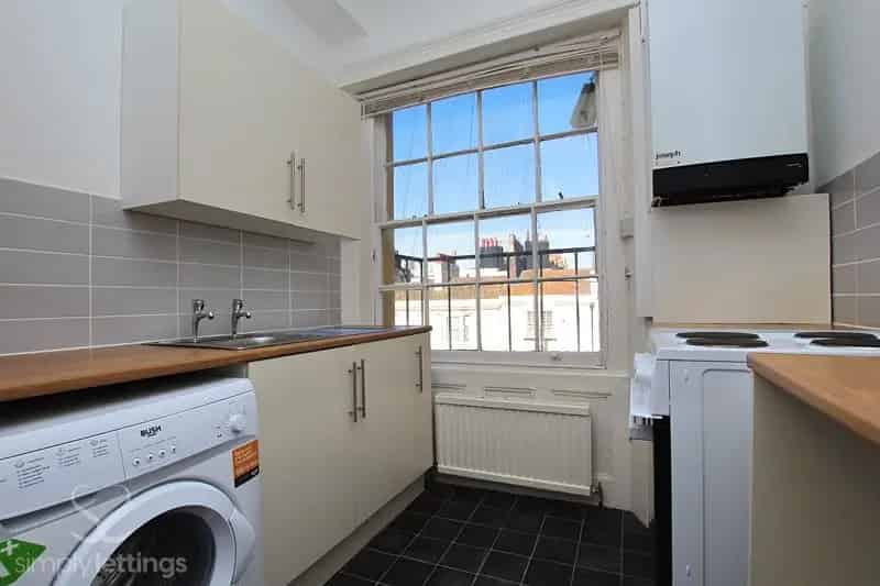 0 Bedroom Flat House to Rent Brighton Seafront