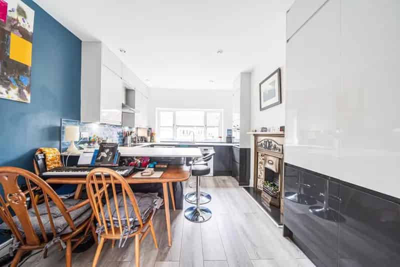 Two Bedroom Period Conversion Acton Wendell Park 782 sq ft Chain Free