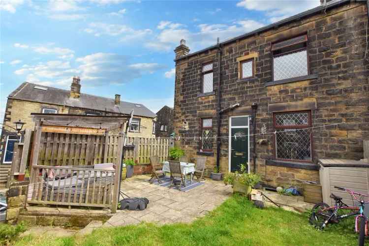 House For Sale in Leeds, England