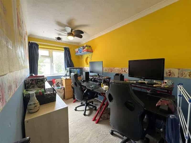 3 Bed Semi-Detached House For Sale