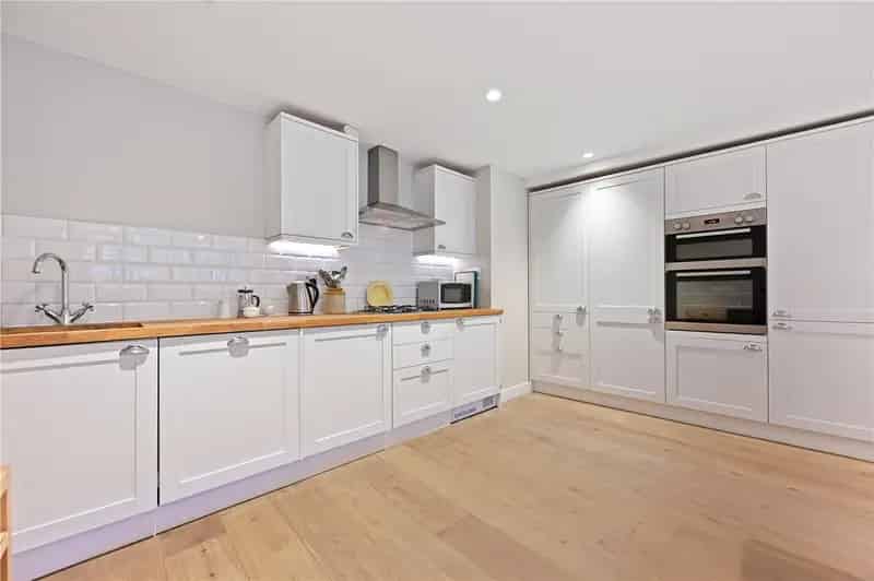 2 bedroom flat/apartment in London