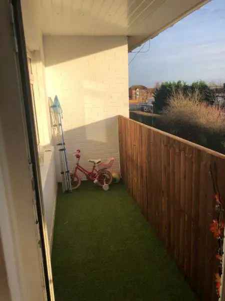 Flat For Rent in Dartford, England