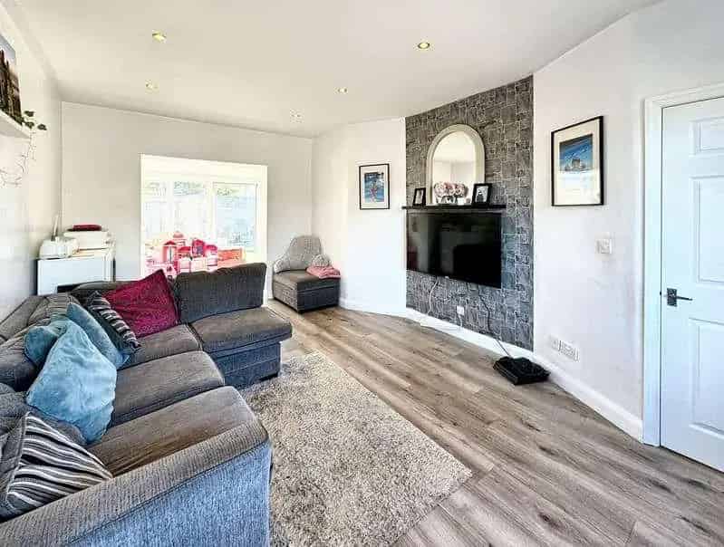 3 Bed End Terrace House for Sale