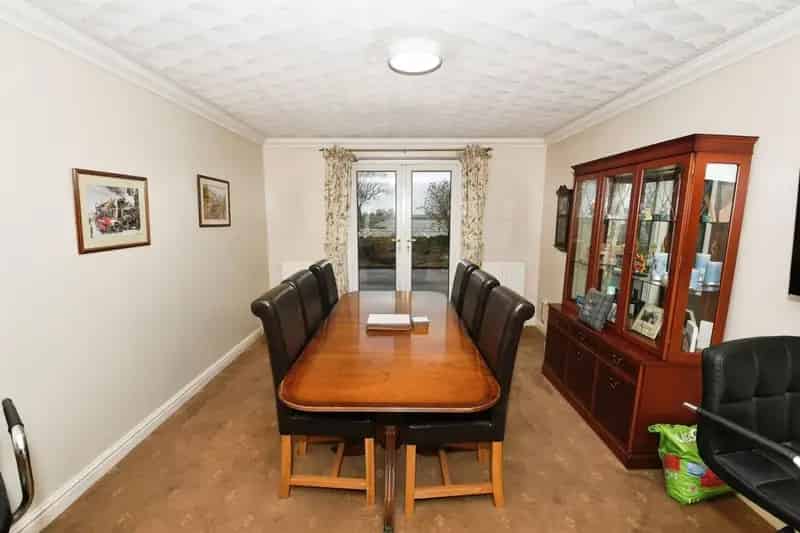 Barnes Farm Spacious Family Home