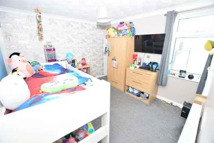 2 Bed House for Sale Near Rainham Station