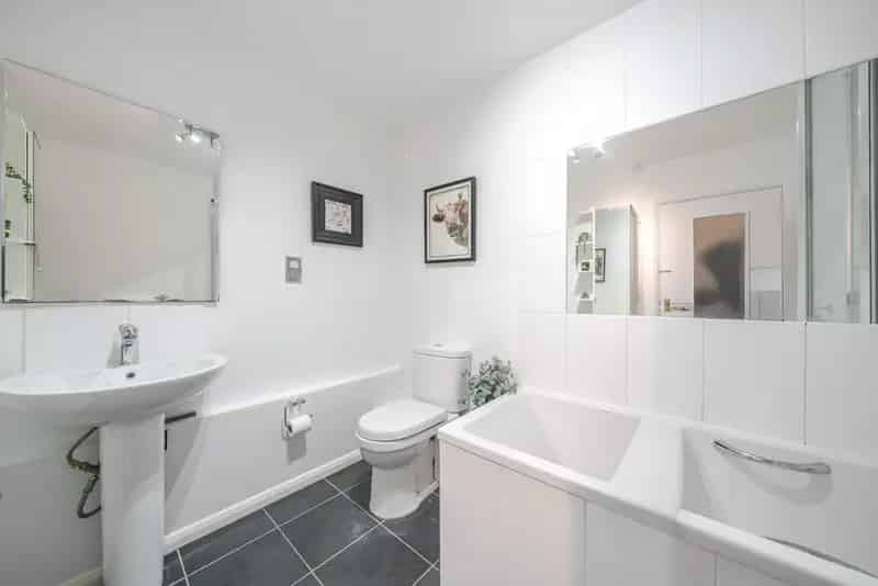 Two Double Bedroom Flat near Wimbledon Town and South Park