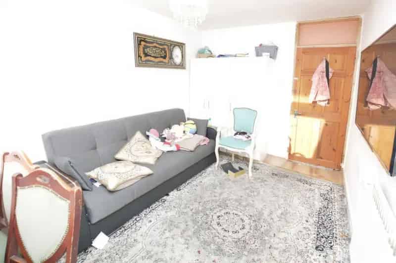 3 Bedroom Flat for Sale Near Shadwell Whitechapel Aldgate East