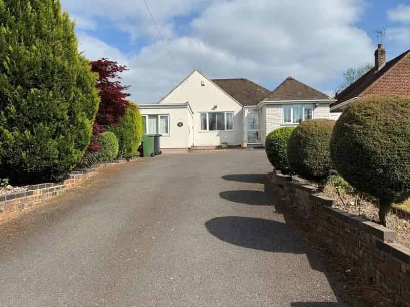 4 bedroom detached bungalow for sale