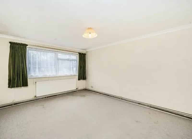 One Double Bedroom Apartment Park Road Grove Park