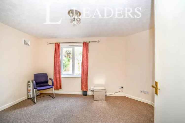 2 Bedroom Flat near Bedford Train Station Allocated Parking