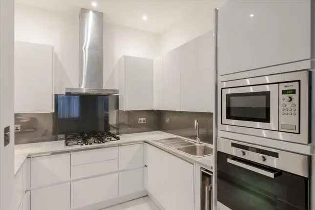 Flat for sale in Devonshire Place, Marylebone W1G