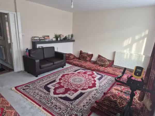 Large 4 Bedroom House with Garden near Richmond Park