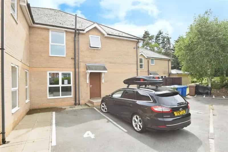 2 Bedroom Terraced Bungalow For Sale
