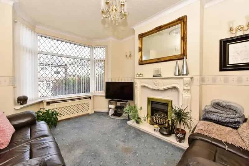 3 Bedroom Semi Detached House for Sale Sheffield S8