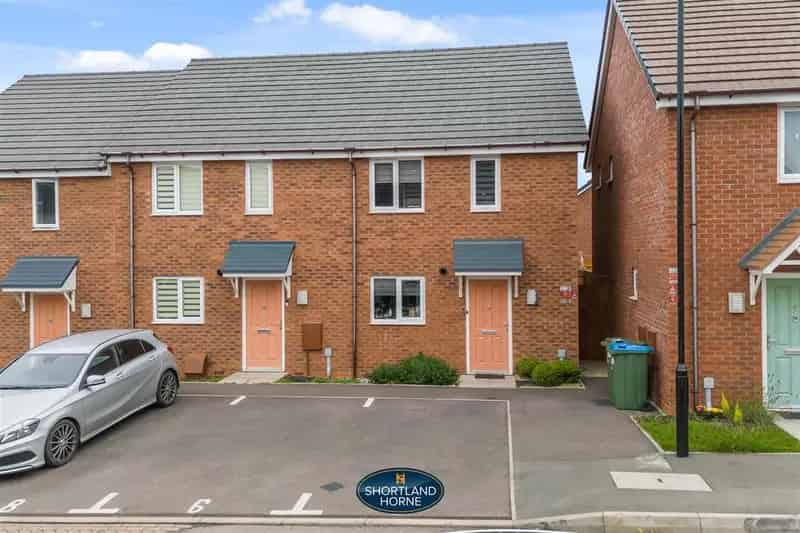 3 Bedroom End Terrace House for Sale