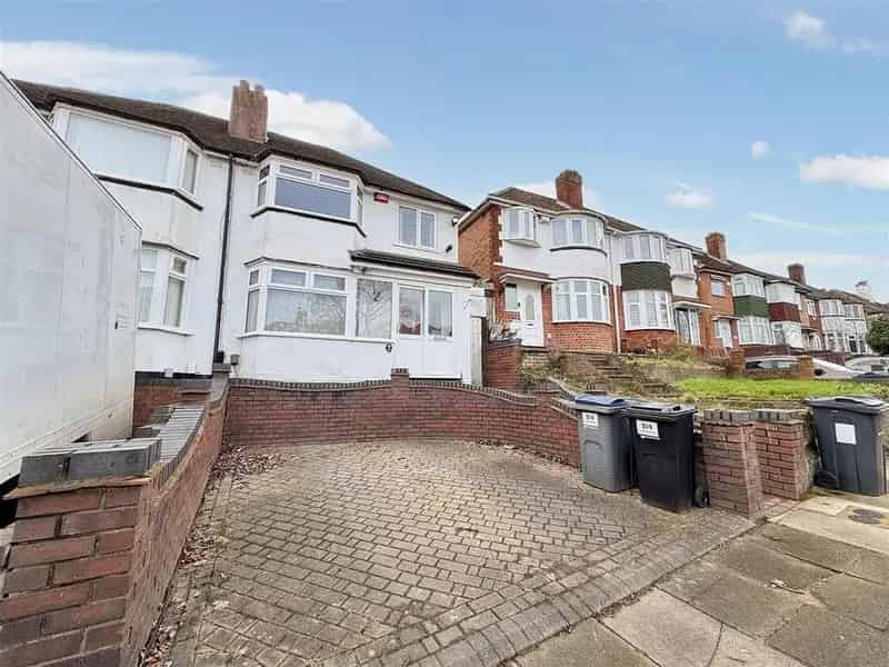 3 Bedroom Semi-Detached House for Sale